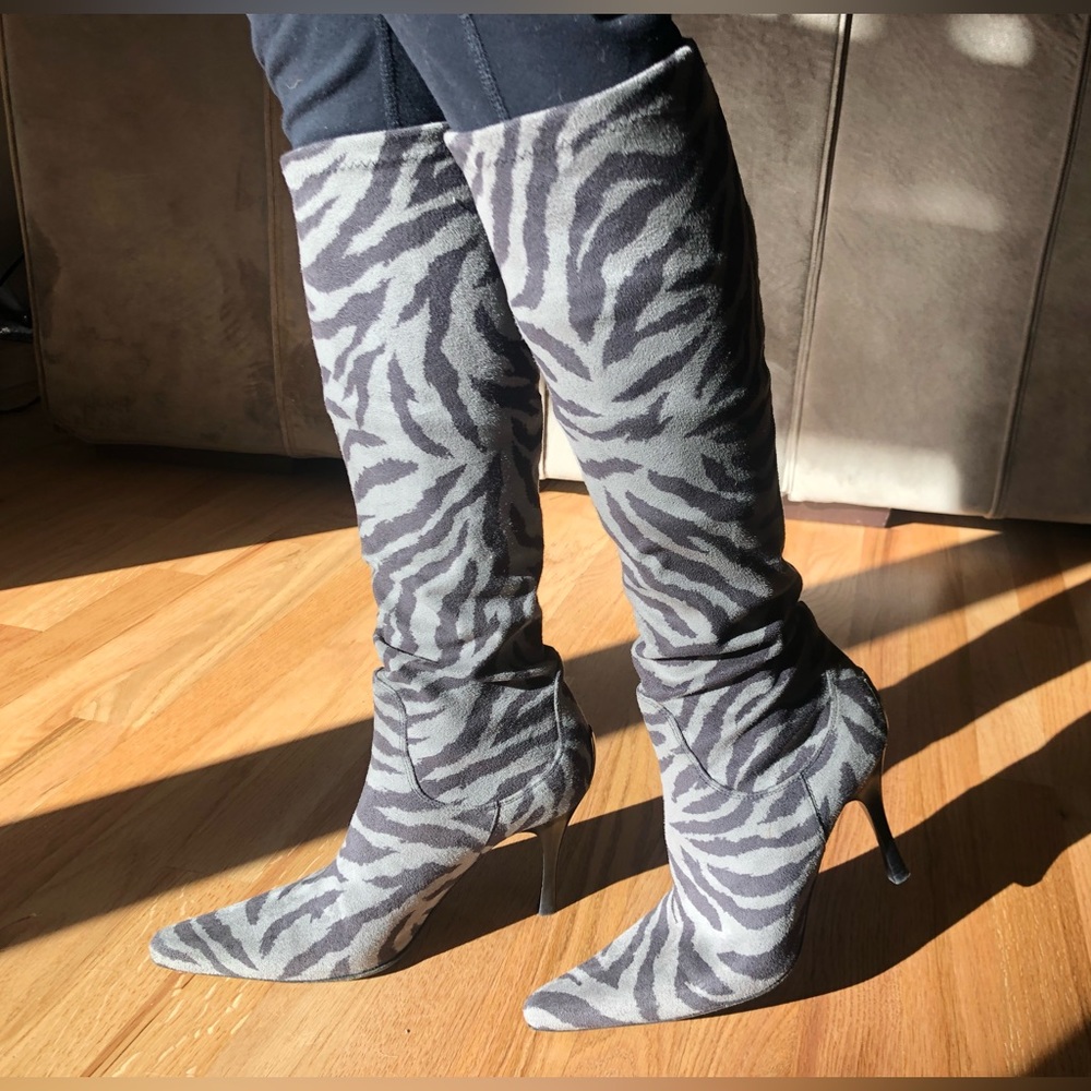Donald J Pliner Stretch Boot size 7